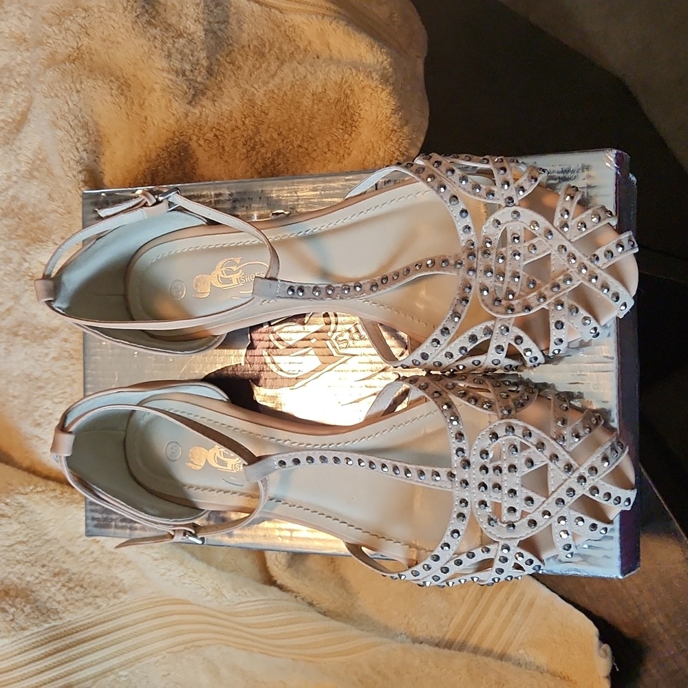 Shoes Beige sandal, flat  - Size 9.5